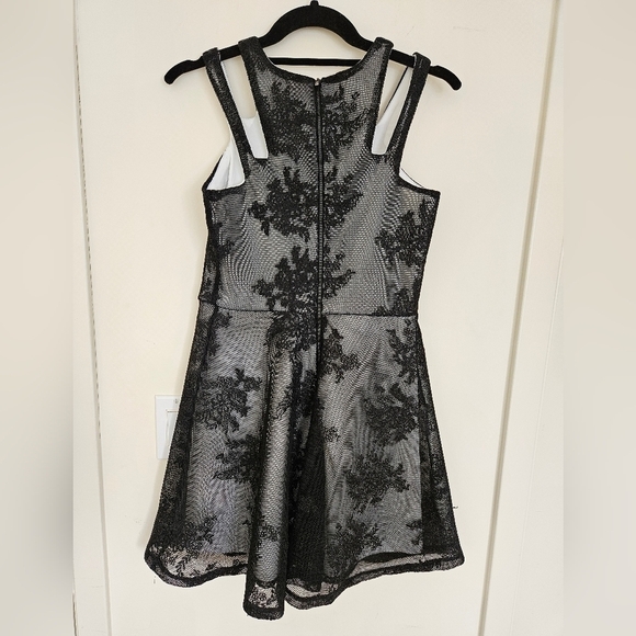 Miss Behave Girls' Adrianna Embroidered Mesh Dress NWT - Picture 4 of 10